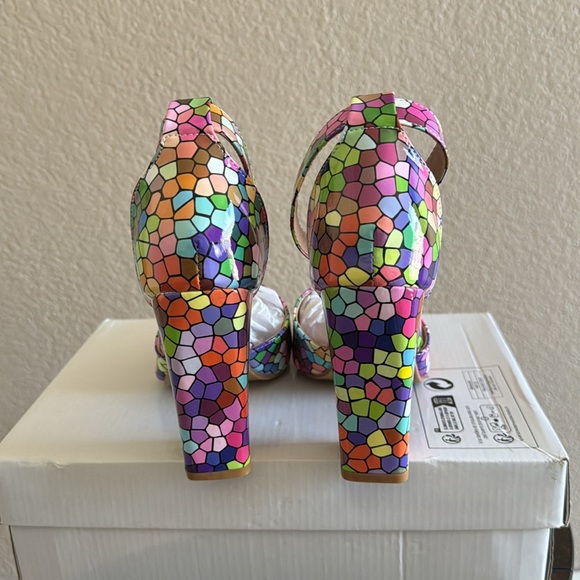 Tile Patterned Heels - Picture 3 of 5